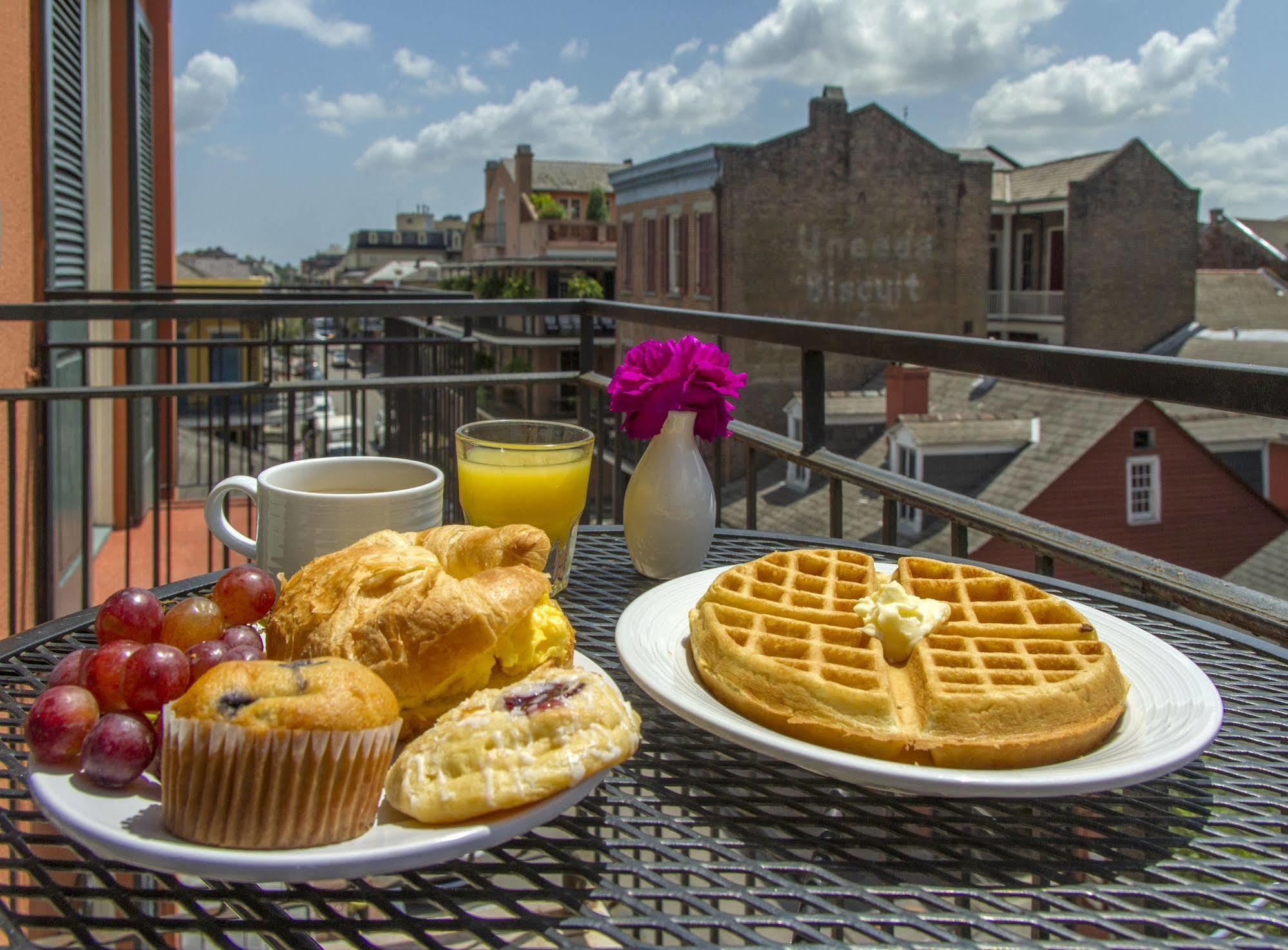 Dauphine Orleans Hotel New Orleans Exterior photo